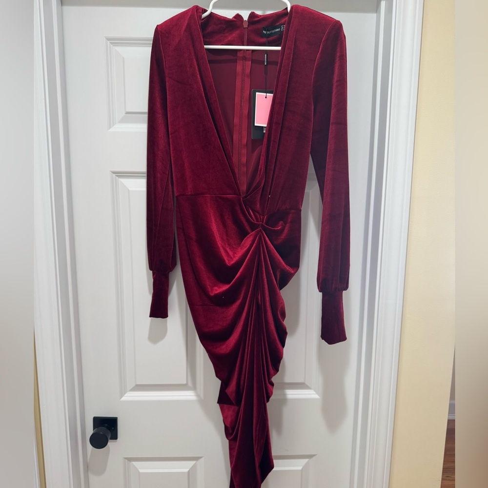 Pretty Little Thing dress
size 6